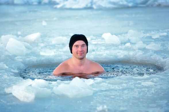 plavanje v ledeni luknji kot metoda preprečevanja prostatitisa